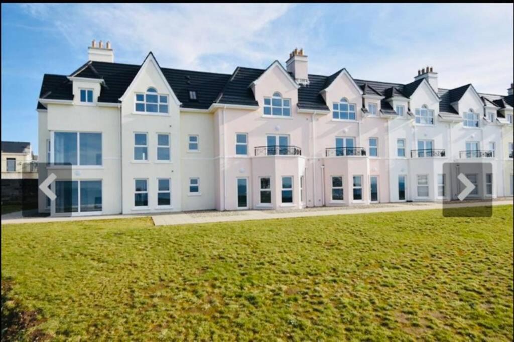 Luxurious Beach Front Apartment In Portrush Exterior foto