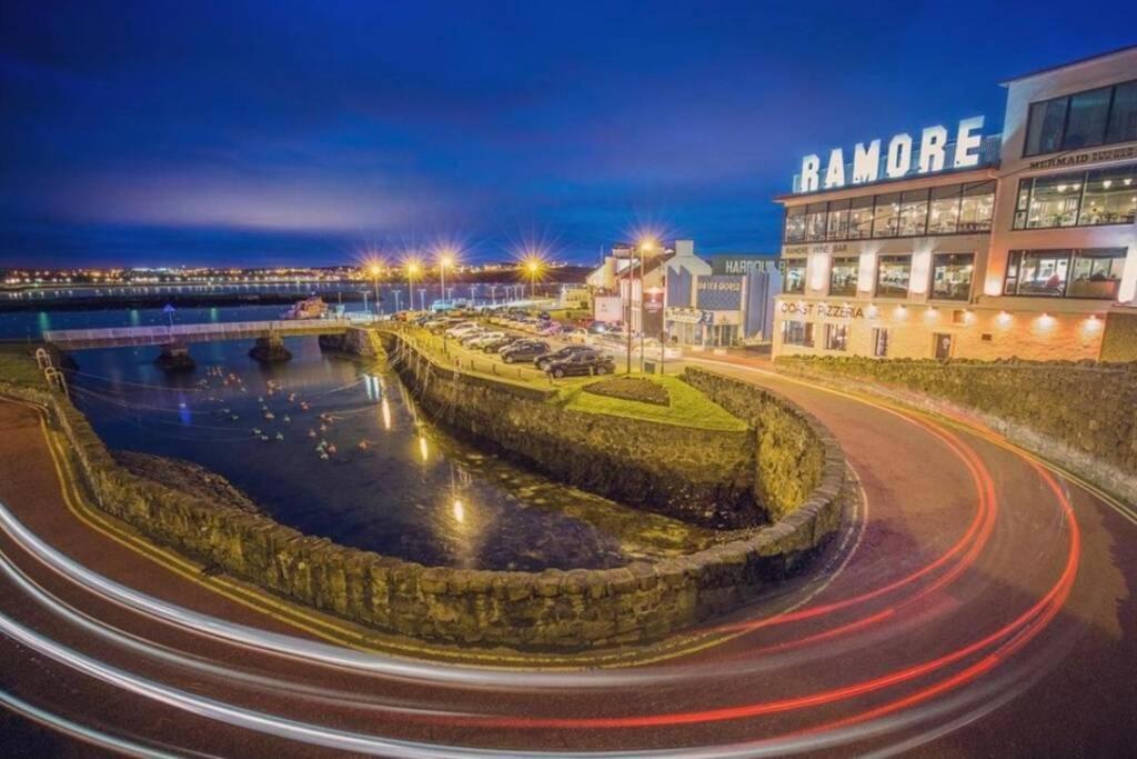 Luxurious Beach Front Apartment In Portrush Exterior foto