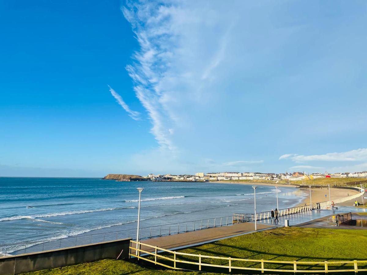 Luxurious Beach Front Apartment In Portrush Exterior foto